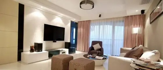560x240c.jpg