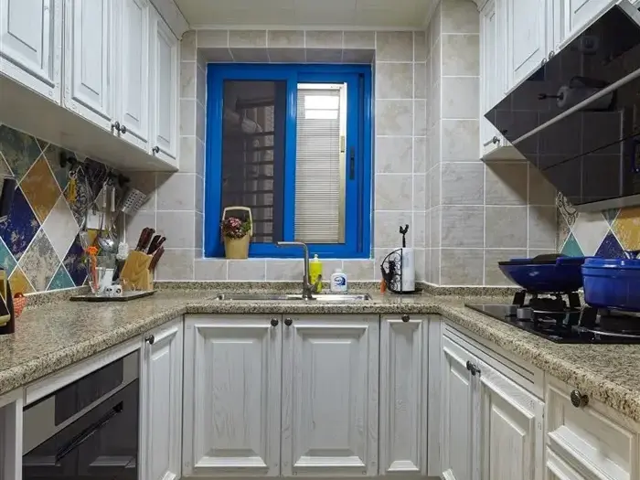 700x525c.jpg