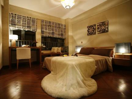 棕色东南亚风格卧室华美背景墙装修美图
