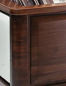 黑胡桃木木质坚硬,外观简洁大气,自然明快的木材纹理,产品的立体感