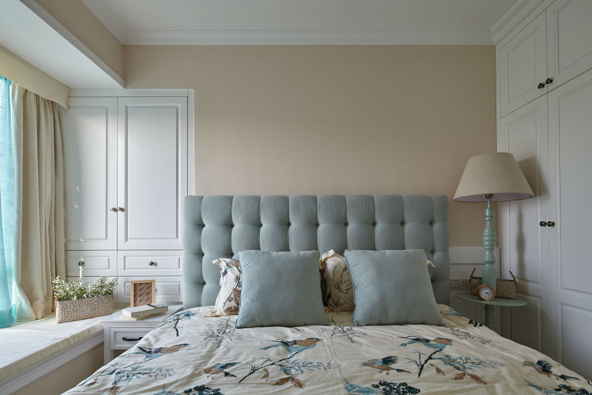 欧式白色家装卧室飘窗设计效果图片_别墅设计图
