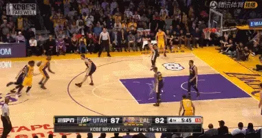 比赛结束,科比的职业生涯结束,砍下60分告别他挚爱的nba,他是史上第一