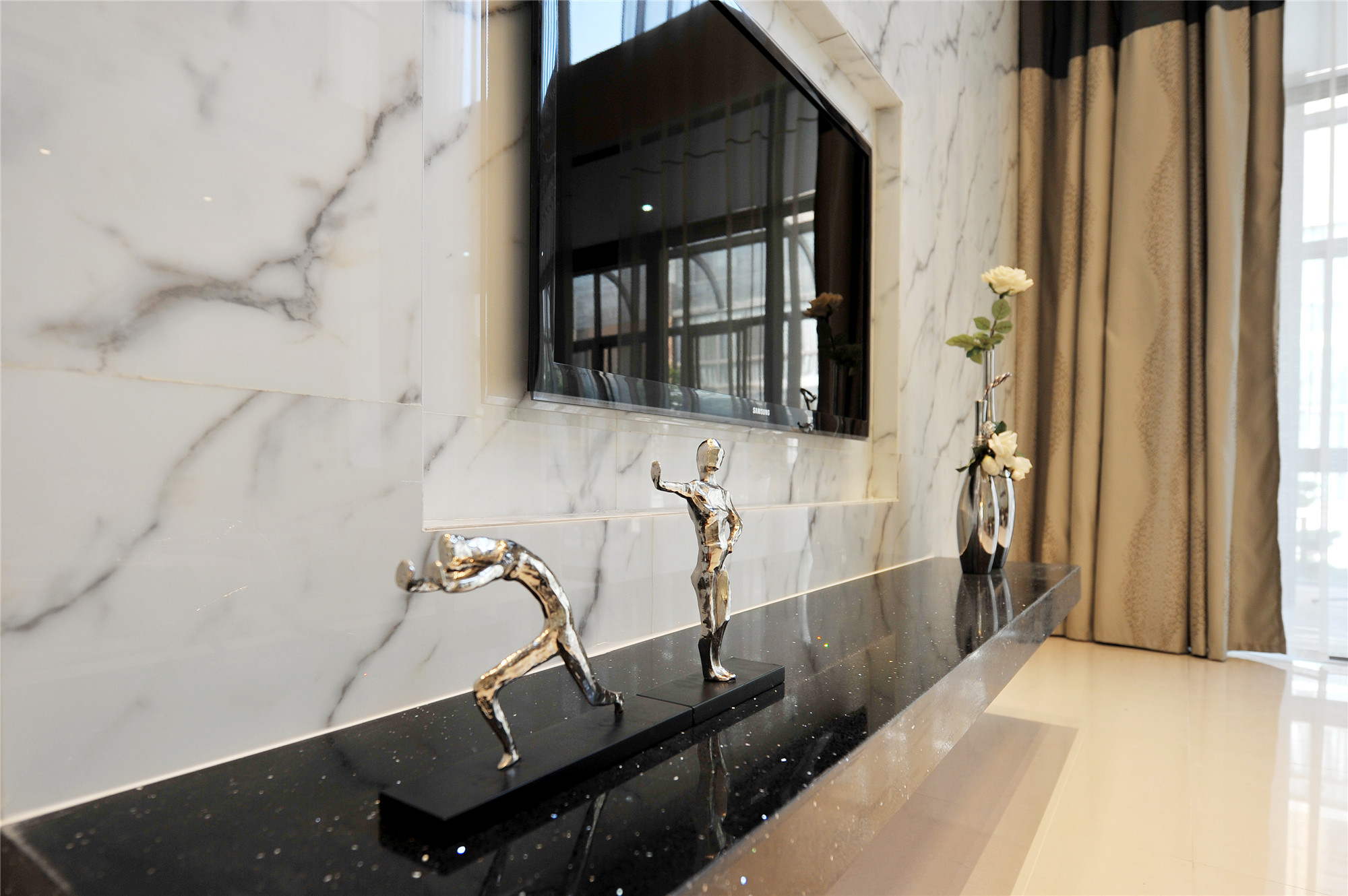 173平米四居室设计说明，16万元装修的现代风格有什么效果？-中海雍城世家装修
