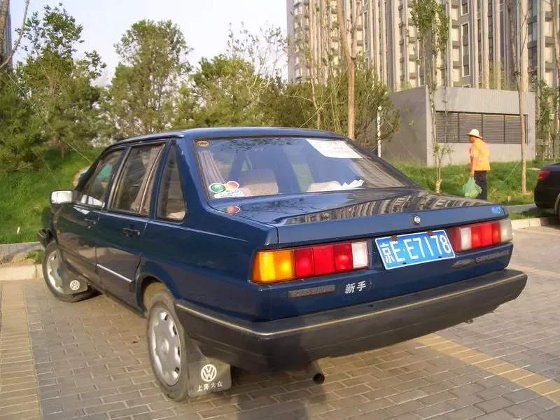 自有私家车转让-普通桑塔纳-保养好-车况佳