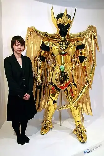 最拉风的衣服 真人大"黄金圣衣"