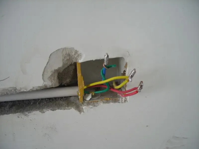 电线外面接头都有焊锡