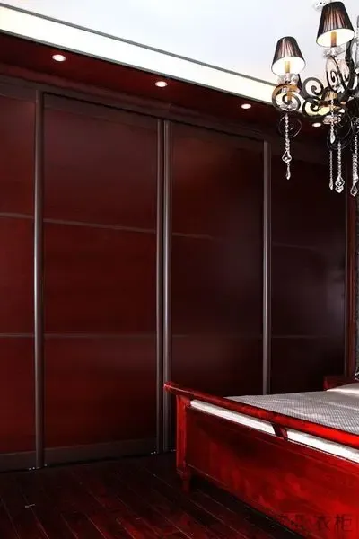 索菲亚拉斐特之樱桃红衣柜定制衣柜