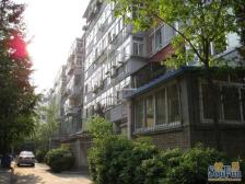 近地铁楼龄新精装两居室