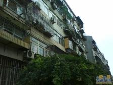 东花市北里 刚需三居 满五年 有外扩 价格可谈急