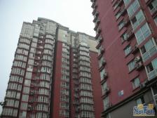 楼下住宅是143平米,空间可利率大,可远观西山美景