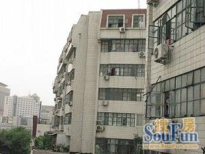 德宝新园1室1厅西南