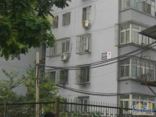 红联北村朝南两居室,有电梯,大阳台,看房方便。