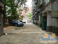 东直门外香河园中里中楼层两居室