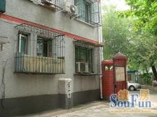 国展香河园中里南2室