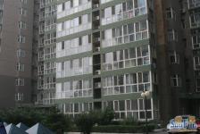 西引力落地窗,带阳台和飘窗,户型方正