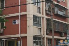 永乐东区中间层两居室。南向采光好,停车免费,诚意售