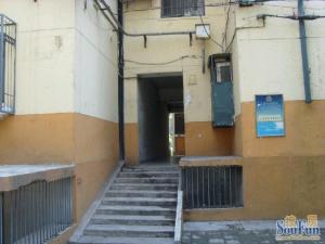 展览路北露园大一居有客厅,3层