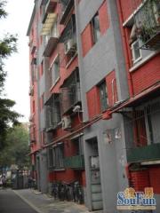 皂君庙·皂君西里·中间楼层南北两居室,小区中心位置
