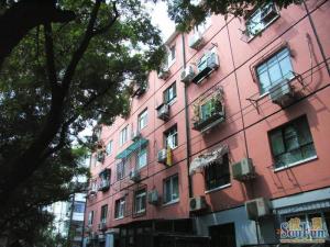 三庙大院东向一居室中间楼层诚心出售