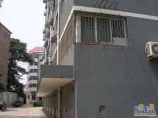 城子大街132号院高楼层采光充足适合居住