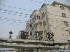 地铁口无多税 产权清晰中等装修,交通便利