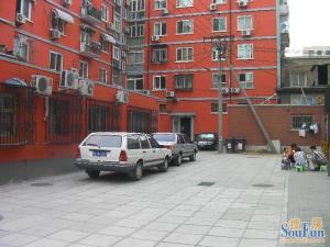 展览路·中间层精装两室一厅