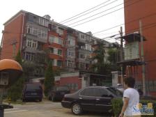 东直门外2/6层对面就是早市和公园看房有钥匙