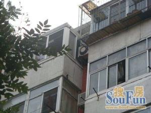 德胜门新上三居低楼层可高贷紧邻人定湖公园南门