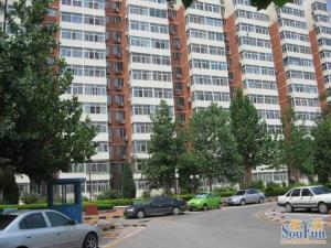 黄南苑2001年钢混南北通透封闭式小区