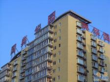 此房视野开阔,光线充足,直对小区花园,配套设施齐全