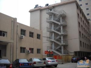 南北通透格局好,采光充足有电梯,配套设施齐全。