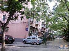 三源里街、低楼层田字格三居室、看房随时、签约随时