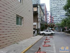 新源南路2室1厅东南