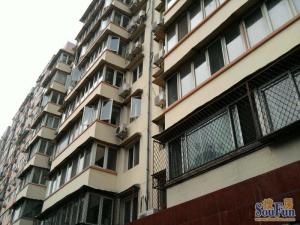 白纸坊东街小区华能门口停车场院内人车分流
