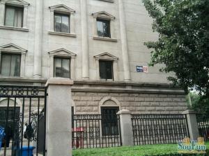 西城区、二环内、独门独院、2梯7户、诚意出售。