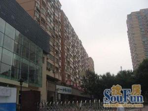 惠新西街9号院惠新苑经典东南三居,不临街。无遮挡。