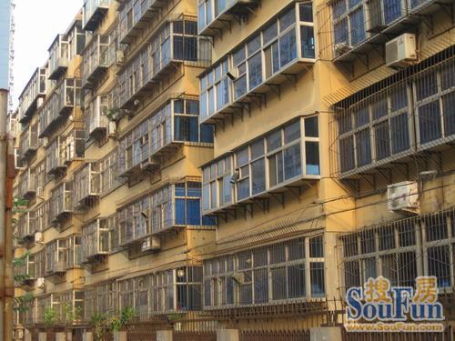 40中宿舍实景图