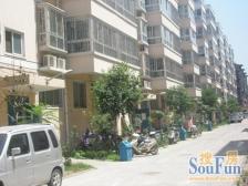 佳河园三楼精装修 四室两厅两卫,楼下就是公园