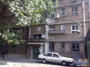 西草市东街甲34号院3室1厅南北