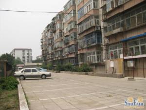 低楼层,采光很不错,通透性良好每个居室都很大,
