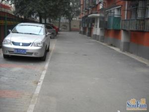 北三环中路43号院3室1厅东西