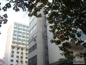 华宝公寓4室1厅东西