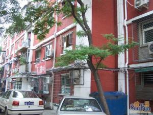 朝东向两居室不临街出行便利