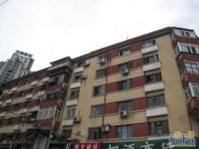 东直门外小街10号院.南北三居室