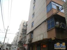 6号地铁口,中间楼层,房子比较干净,拎包入住