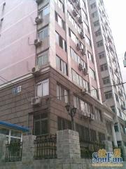 联宝公寓4室2厅南