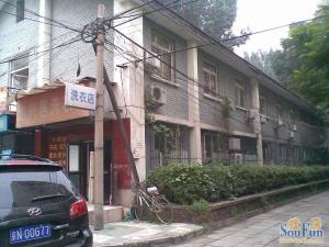 北二环外民航局家属楼新上全明两居室诚售