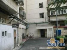 新上房源 公产一室 不到顶 采光好 精装修 随时看房