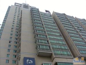 北三环内高品质住宅,宽敞明亮南北通透两居,精装修有车位!
