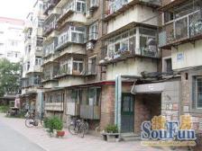 凤园北里4楼两室 过五年 出门地铁闹中取静 房主诚心卖